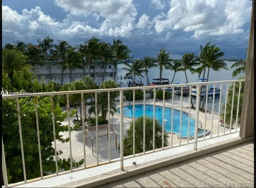 1865 79th St Cswy # 4F, North Bay Village FL 33141
