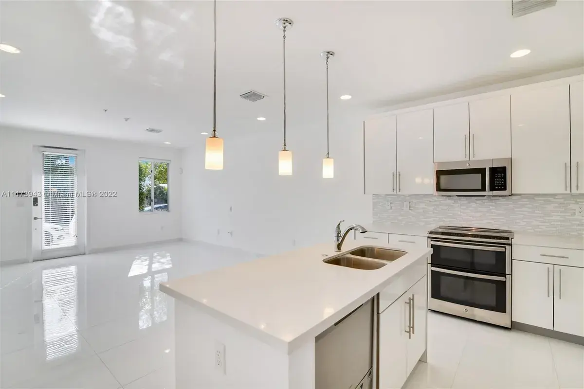 2630 NE 213th St # 103, Miami FL 33180