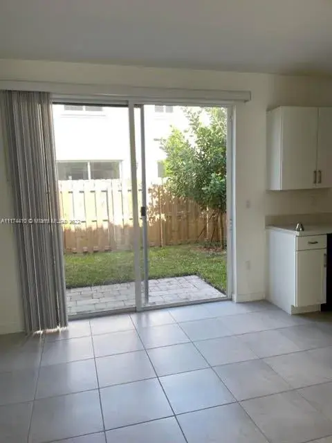 2435 SE 11th St, Homestead FL 33035