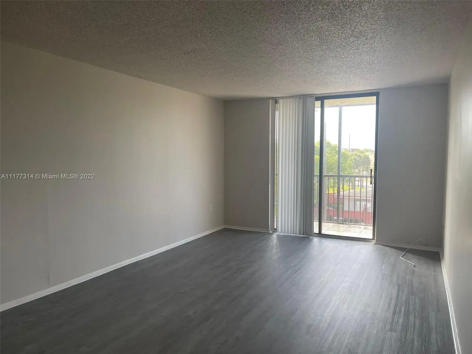 16851 NE 23rd Ave # A409, North Miami Beach FL 33160 photo 2