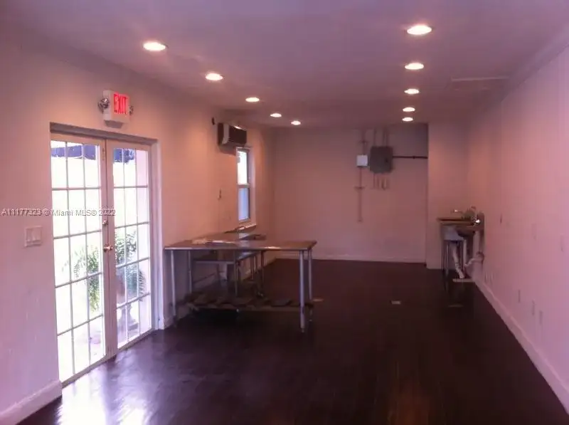 1239 Alton Rd, Miami Beach FL 33139 photo 2