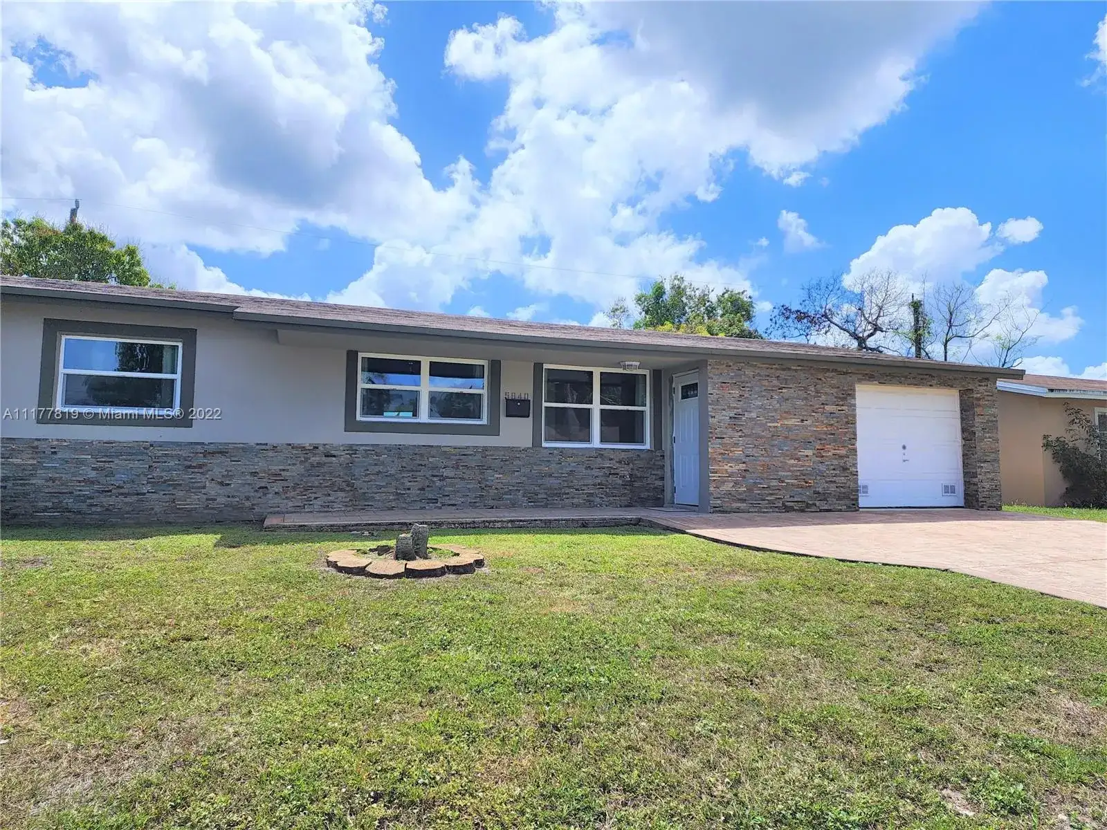 5840 NW 16th St, Sunrise FL 33313 photo 2