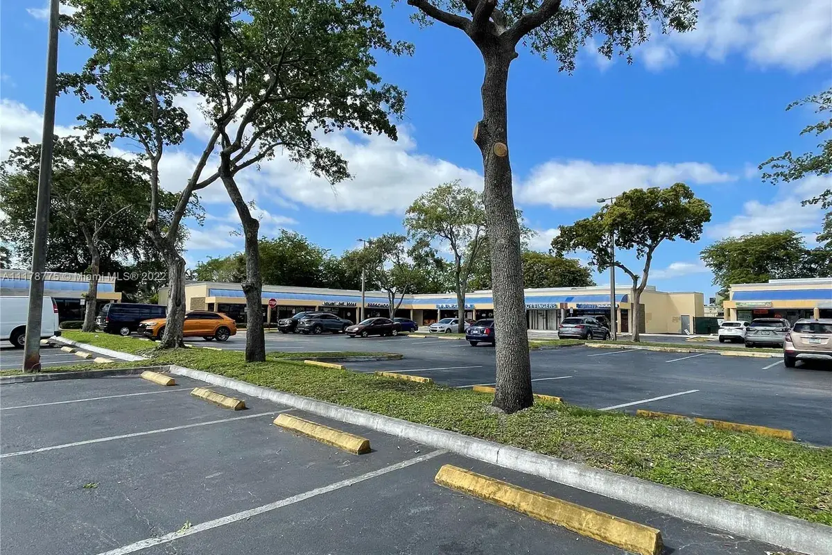 8900 Taft St, Pembroke Pines FL 33024