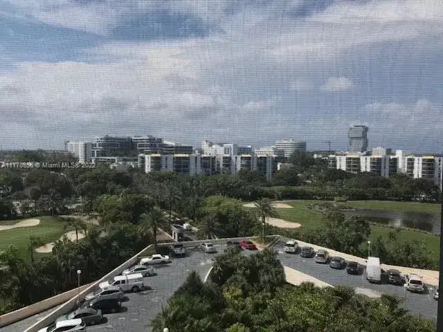 20301 W Country Club Dr # 930, Aventura FL 33180 photo 4