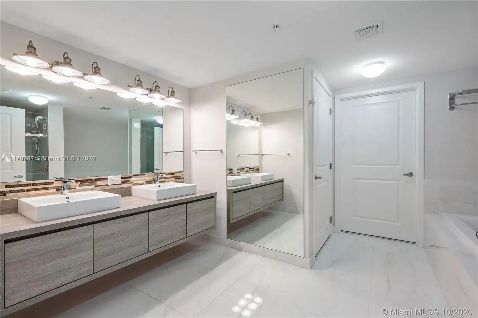 400 Sunny Isles Blvd # 1702, Sunny Isles Beach FL 33160 photo 5