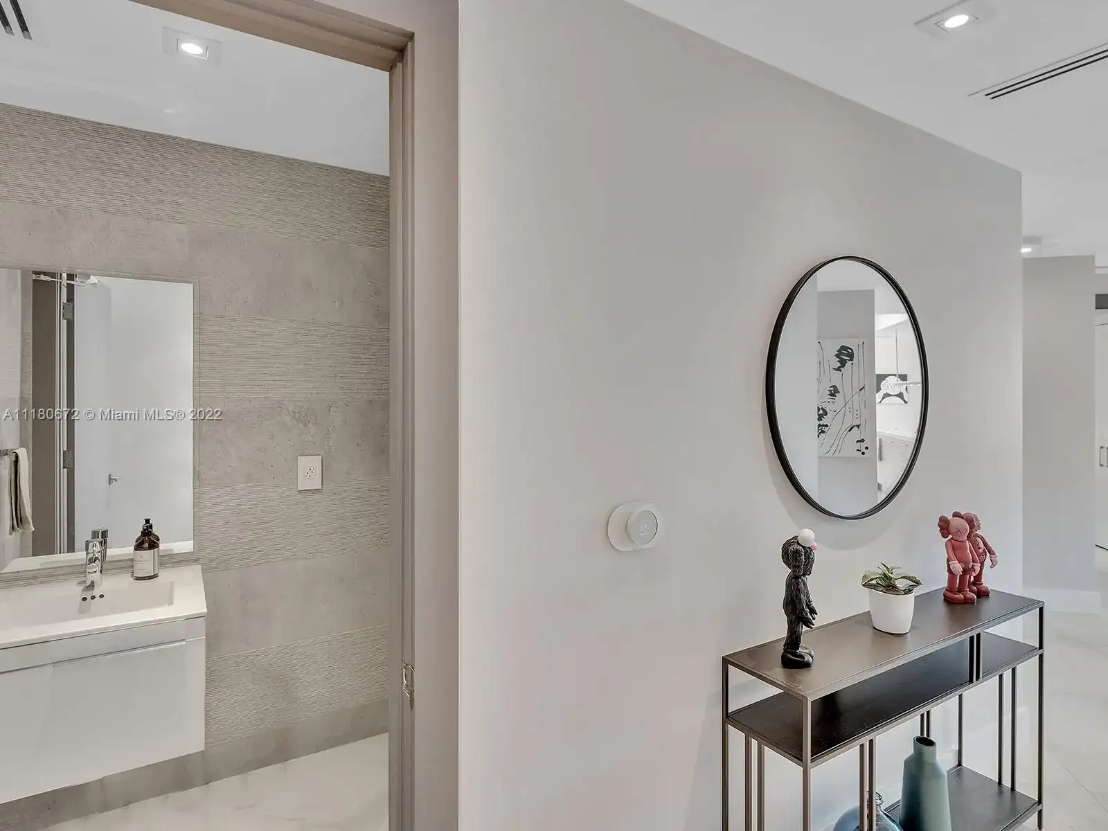 17111 Biscayne Blvd # 309, North Miami Beach FL 33160 photo 3