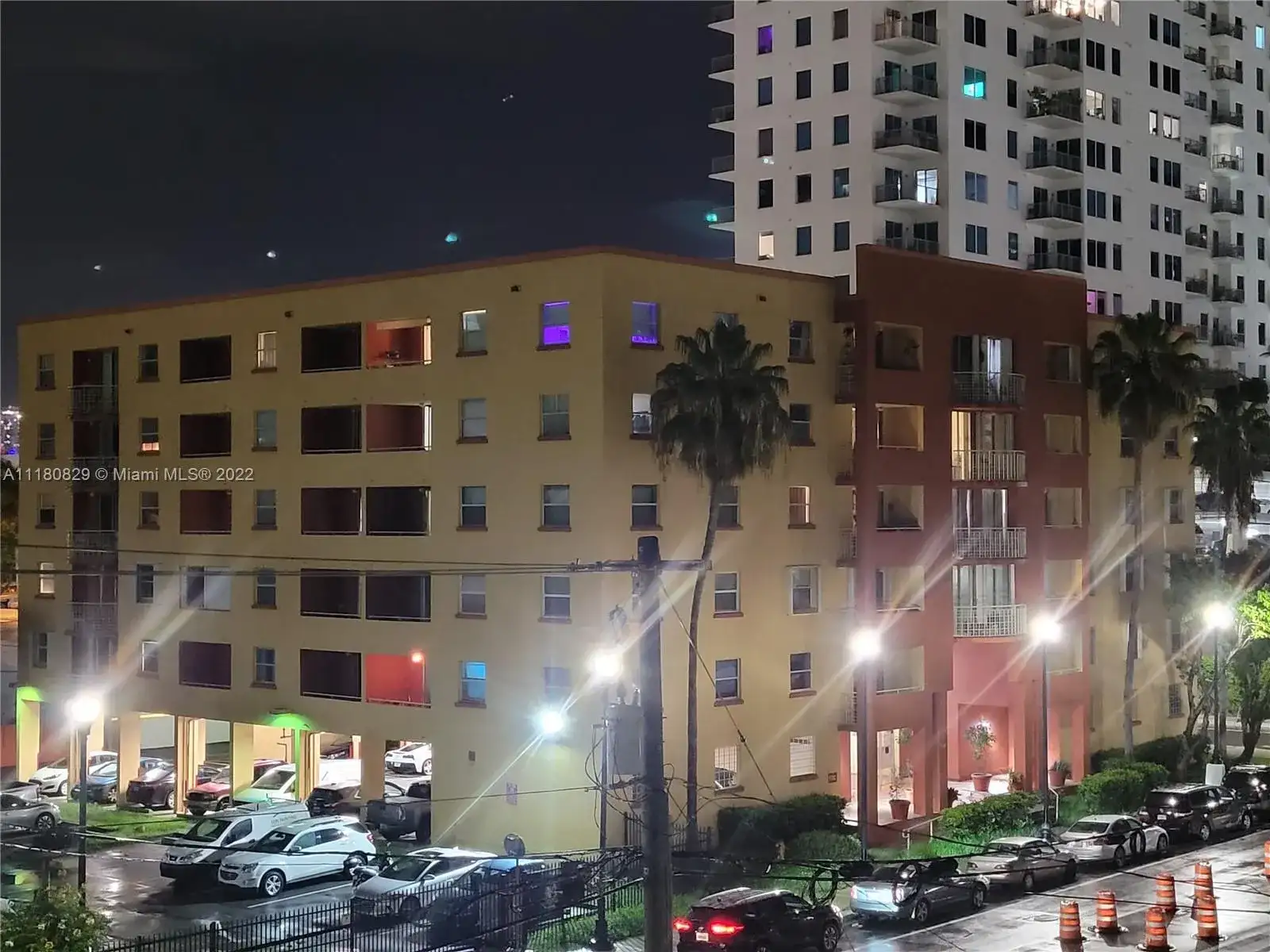 501 SW 1st St # 607, Miami FL 33130 photo 3