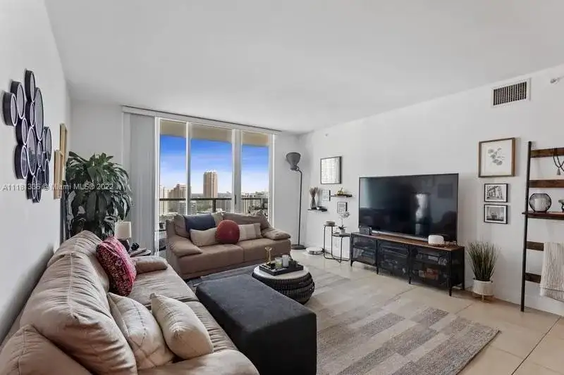1155 Brickell Bay Dr # 2508, Miami FL 33131 photo 4