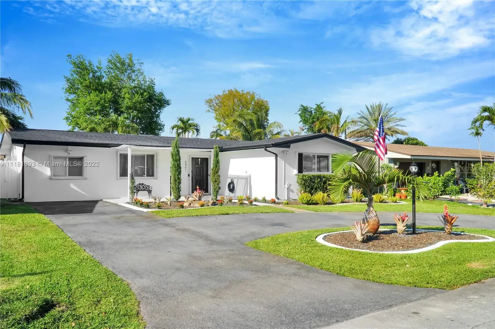 8861 NW 15th St, Pembroke Pines FL 33024 photo 2