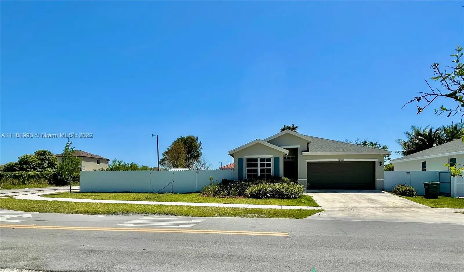 19000 SW 317th Ter, Homestead FL 33030 photo 2