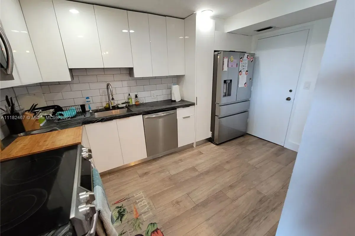 4200 Hillcrest Dr # 717, Hollywood FL 33021