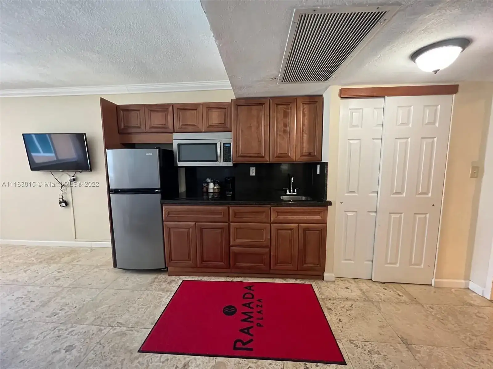 19201 Collins Ave # 949, Sunny Isles Beach FL 33160 photo 2