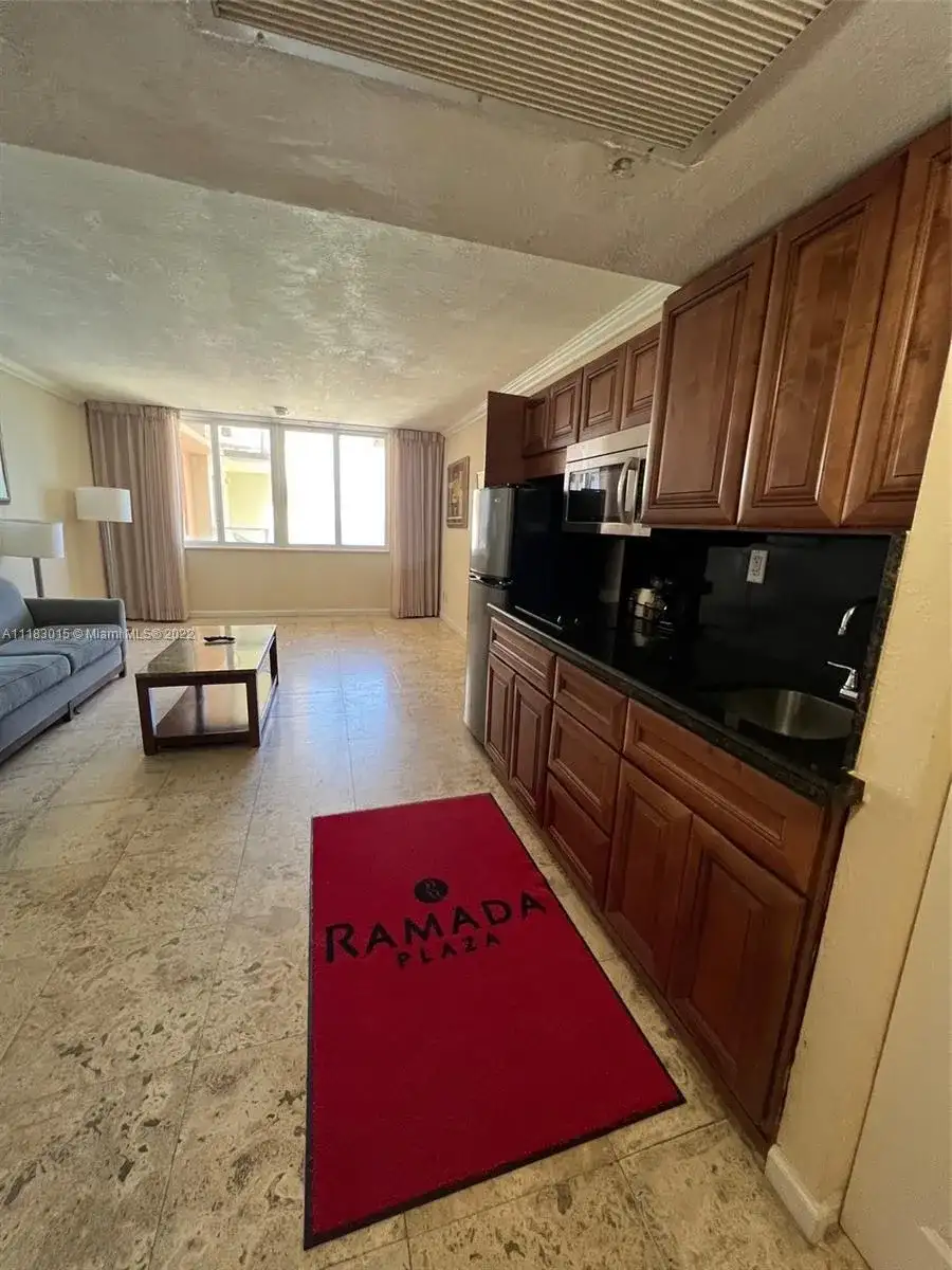 19201 Collins Ave # 949, Sunny Isles Beach FL 33160 photo 3