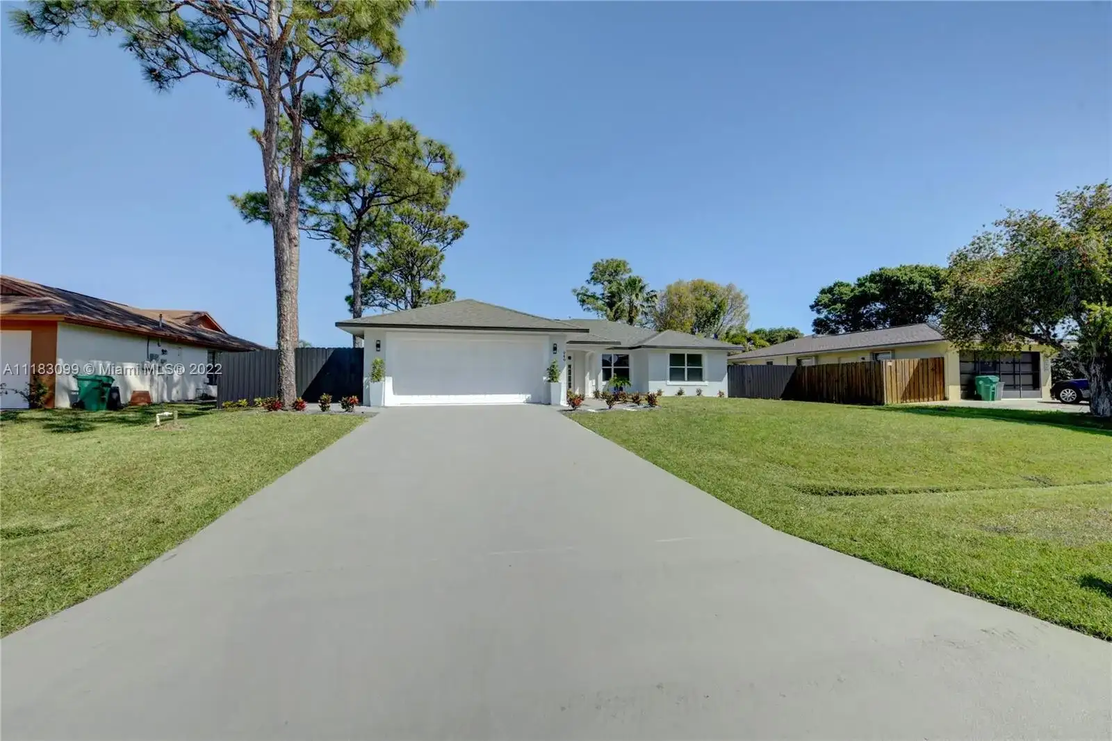 949 SE Brookedge Ave, Port St. Lucie FL 34983 photo 3