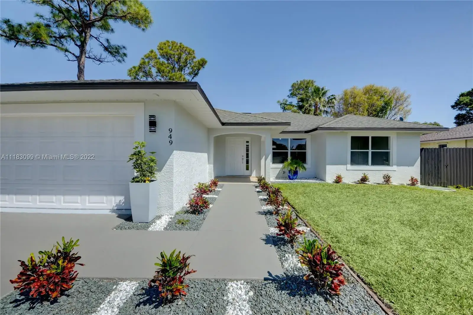 949 SE Brookedge Ave, Port St. Lucie FL 34983 photo 4