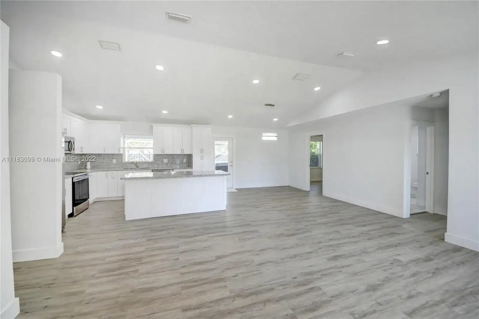 949 SE Brookedge Ave, Port St. Lucie FL 34983 photo 5
