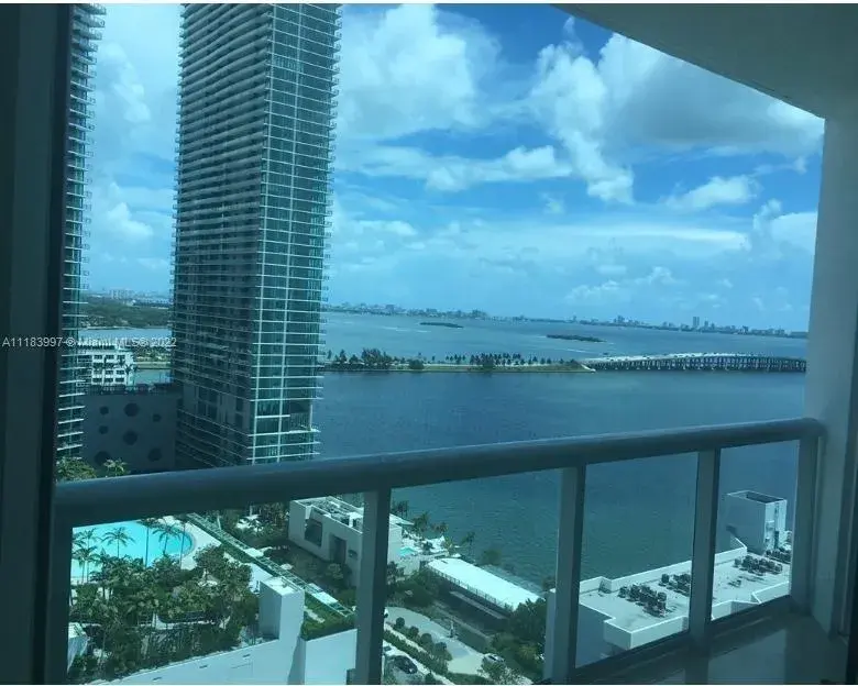480 NE 30th St # 2004, Miami FL 33137