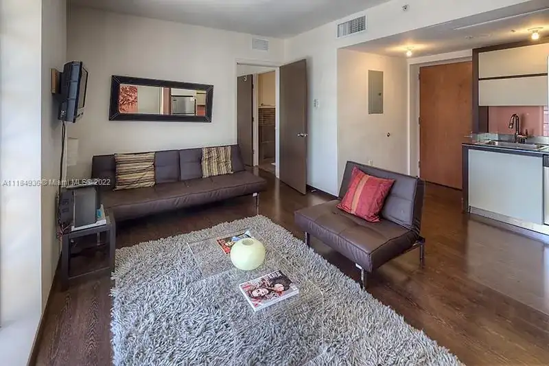 435 21st St # 301, Miami Beach FL 33139 photo 2