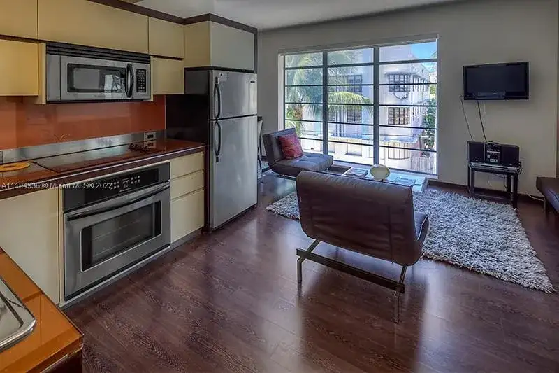 435 21st St # 301, Miami Beach FL 33139 photo 4