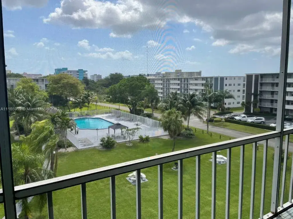4700 Washington St # 509, Hollywood FL 33021