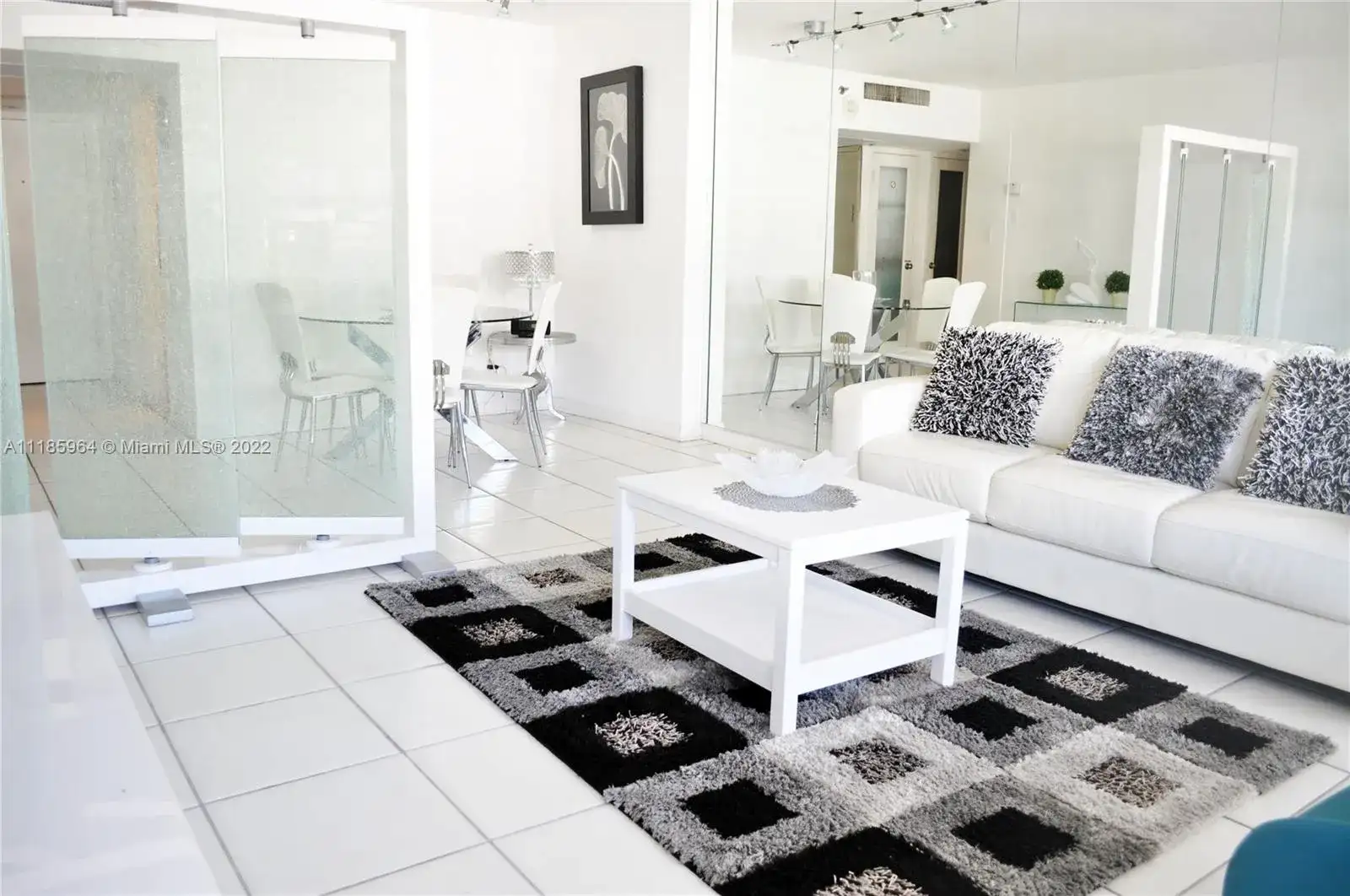 100 Lincoln Rd # 910, Miami Beach FL 33139 photo 2