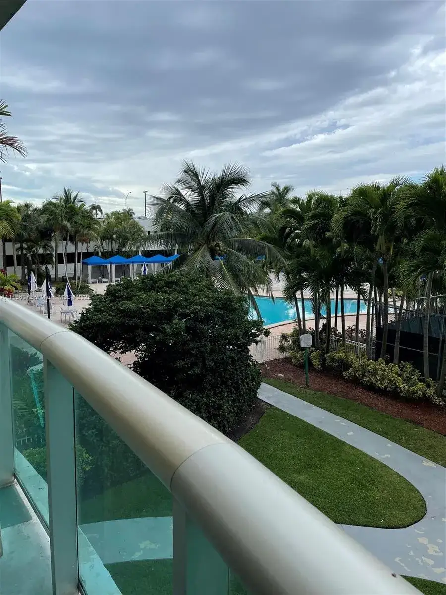 19370 Collins Ave # 212, Sunny Isles Beach FL 33160