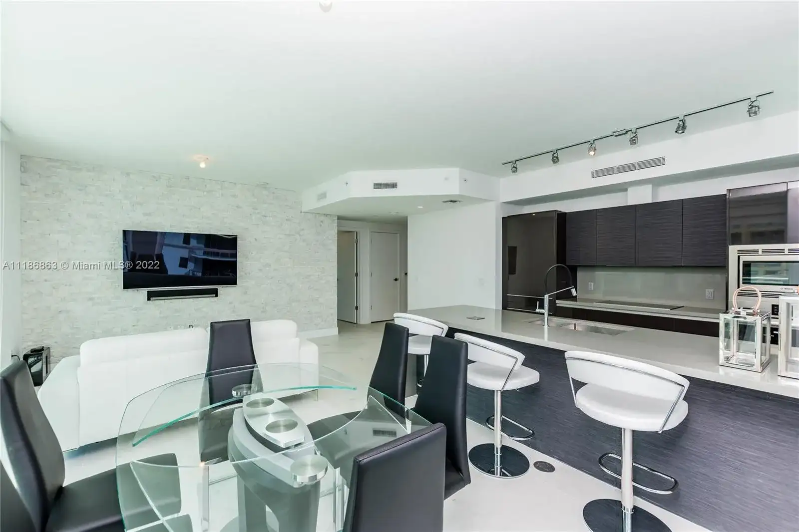 1080 Brickell Ave # 1708, Miami FL 33131 photo 3