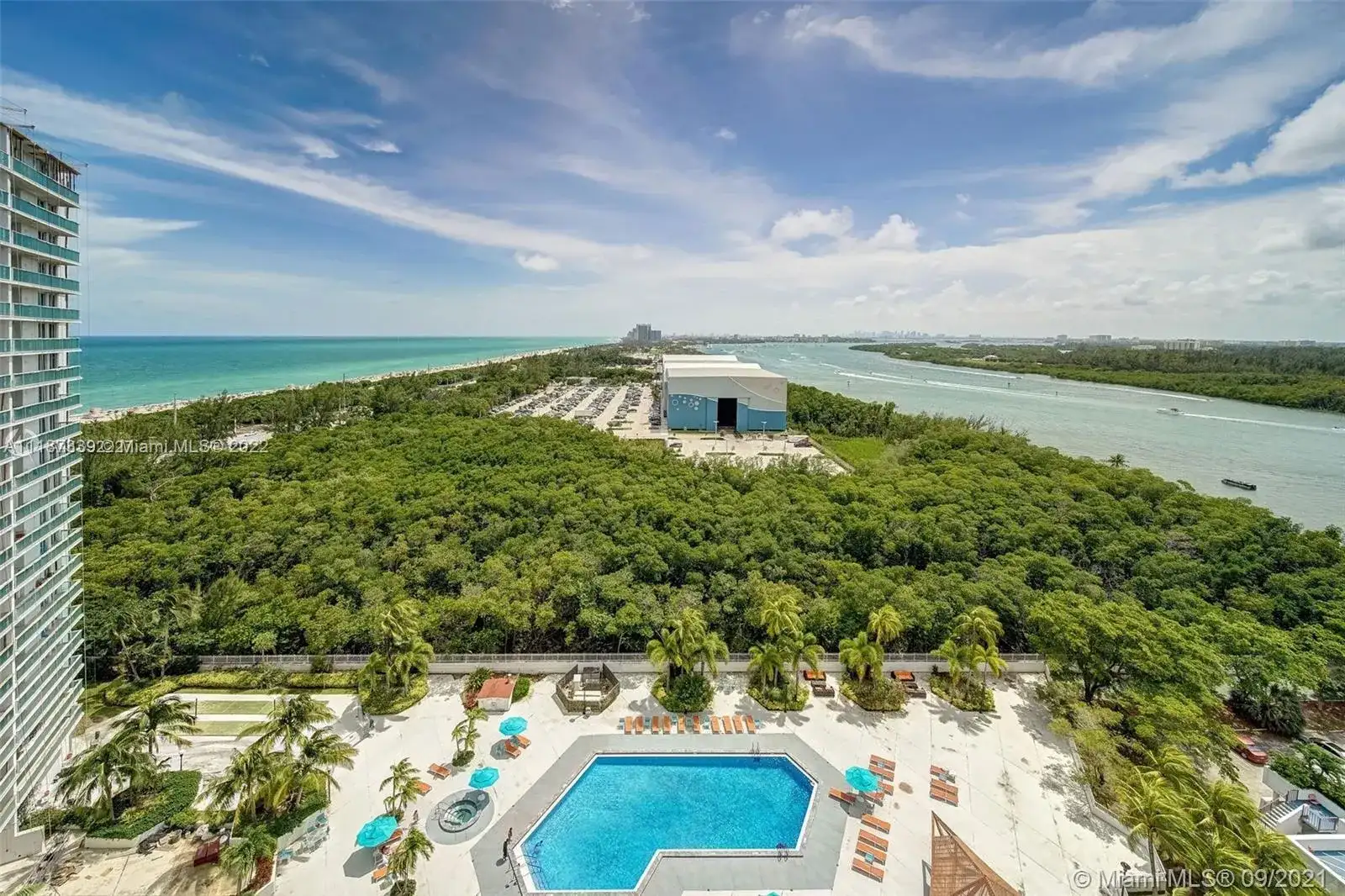 100 Bayview Dr # 1024, Sunny Isles Beach FL 33160 photo 3