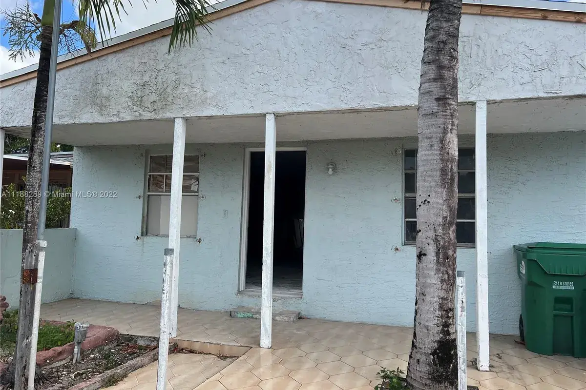 21459 NW 40th Cir Ct, Miami Gardens FL 33055