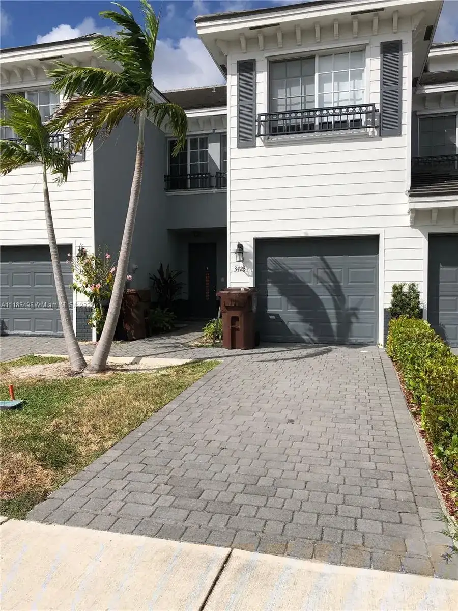 3423 NW 13th St, Lauderhill FL 33311 photo 2
