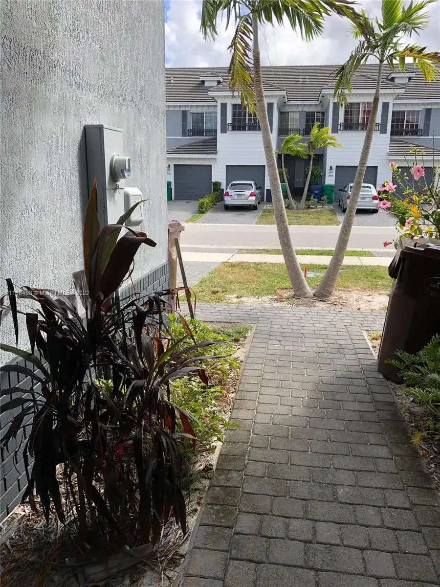 3423 NW 13th St, Lauderhill FL 33311 photo 4