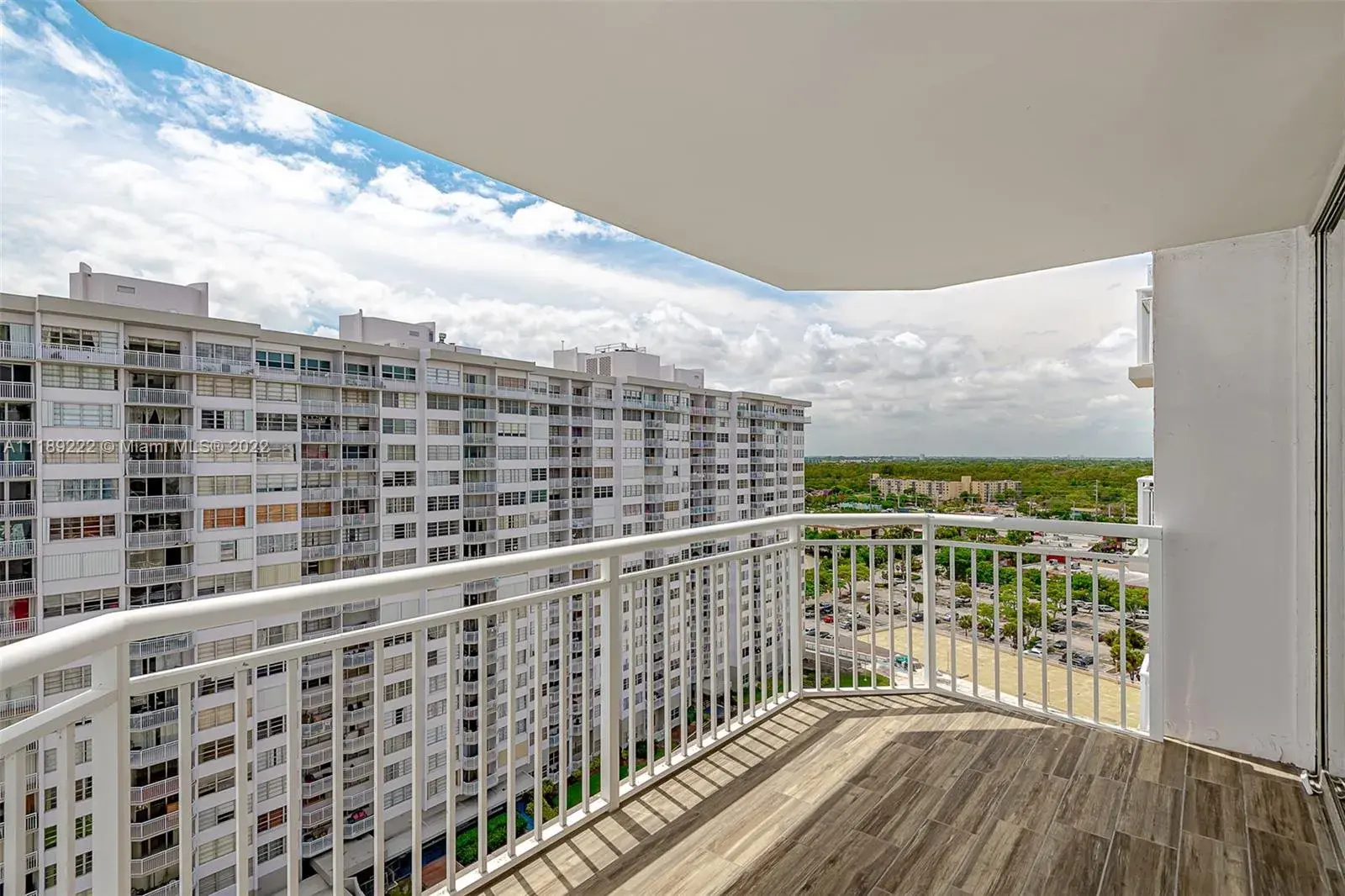 18061 Biscayne Blvd # 1703, Aventura FL 33160