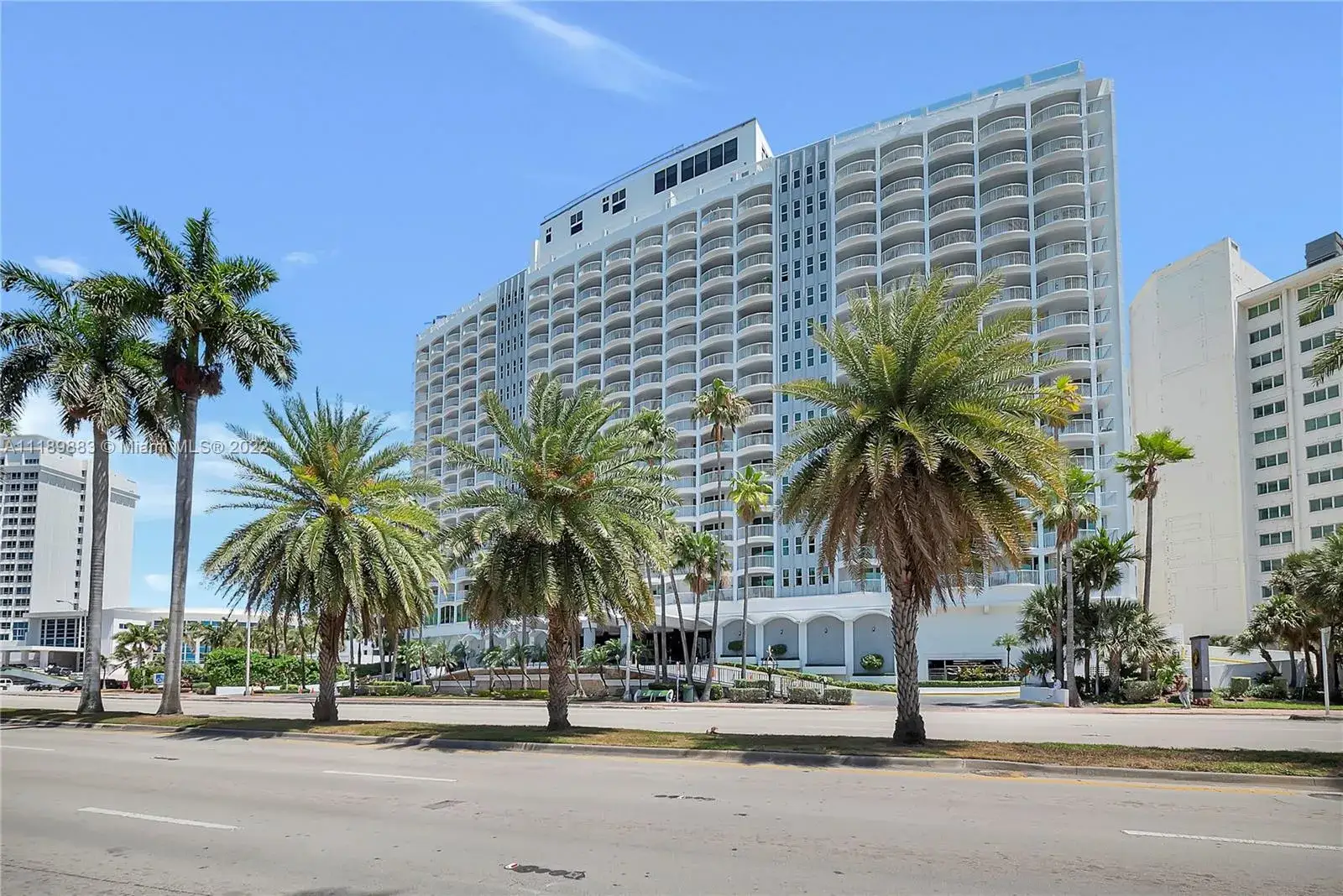 1 bedroom 1 bath Residential for sale at 5401 Collins Ave # 411, Miami Beach FL 33140