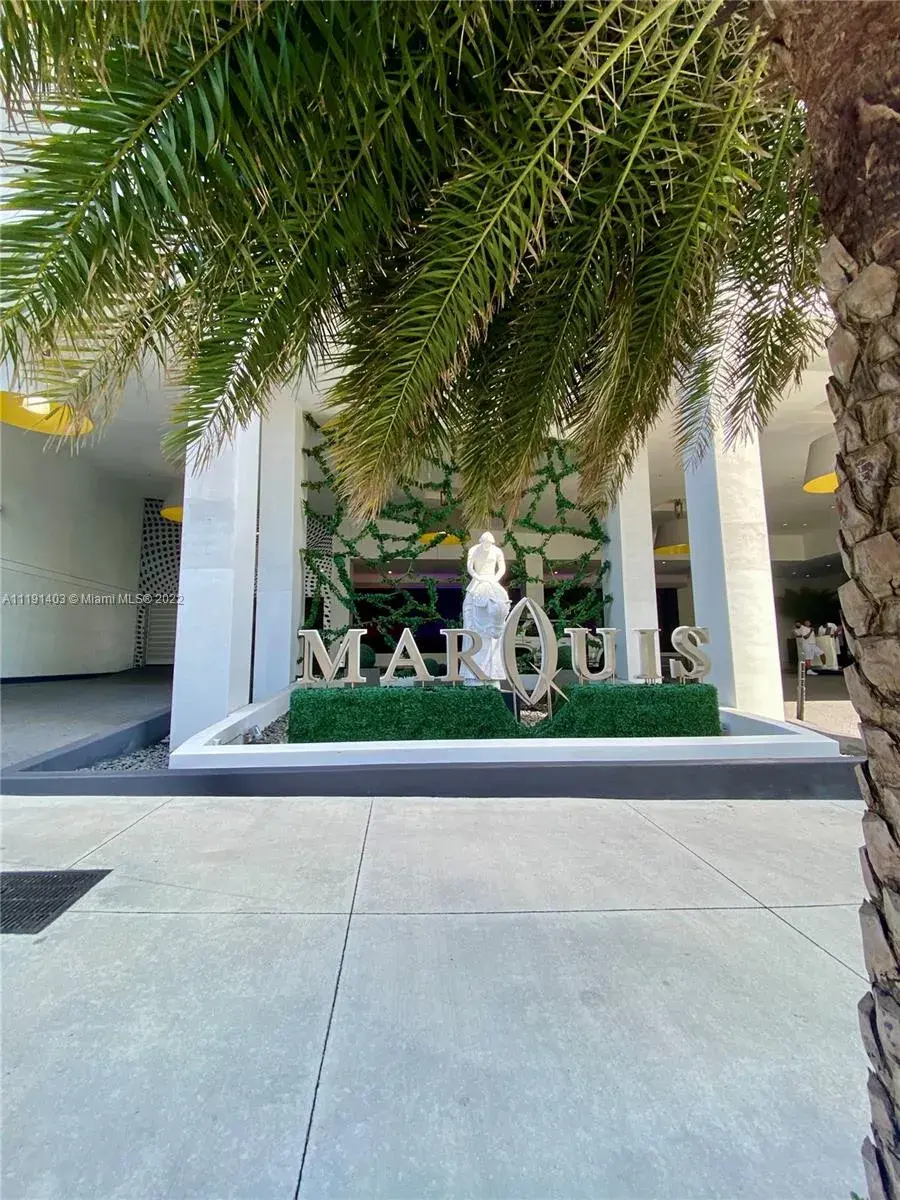 1100 Biscayne Blvd # 4403, Miami FL 33132