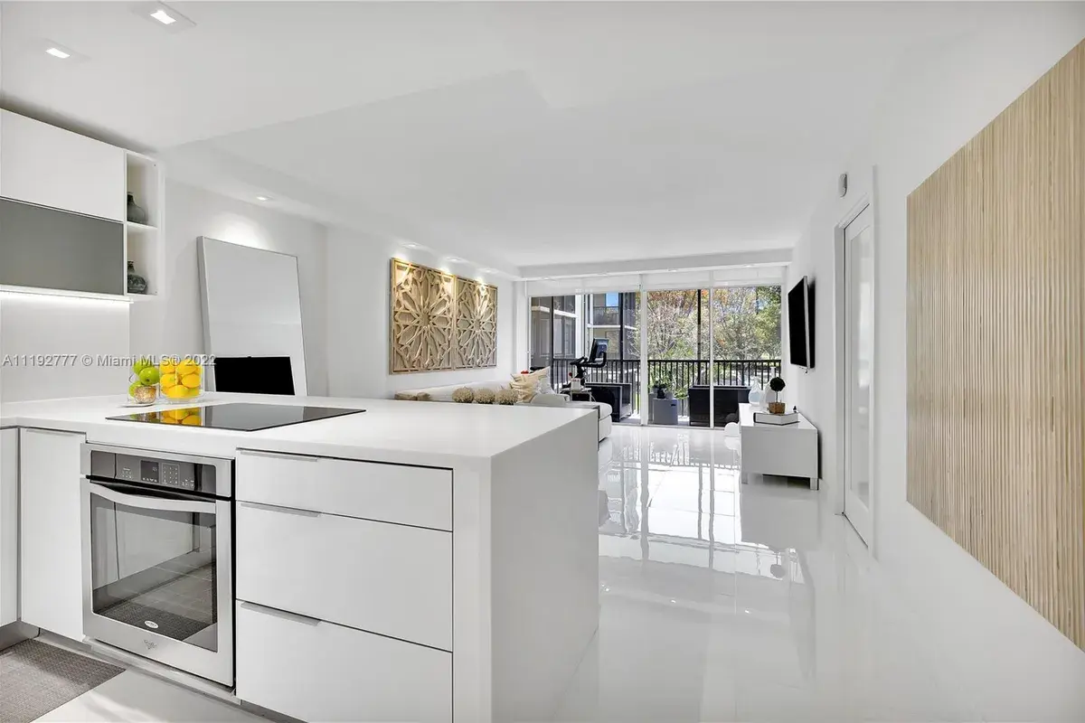 3101 N Country Club Dr # 206, Aventura FL 33180