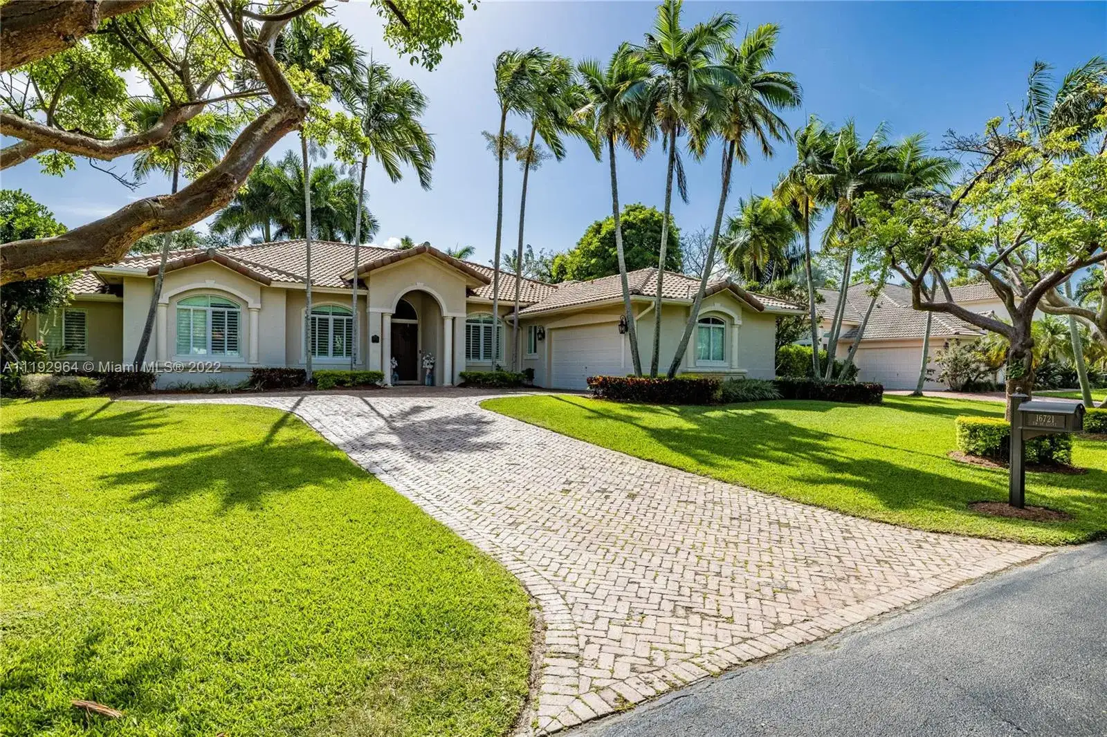 16721 SW 86th Ct, Palmetto Bay FL 33157 photo 2