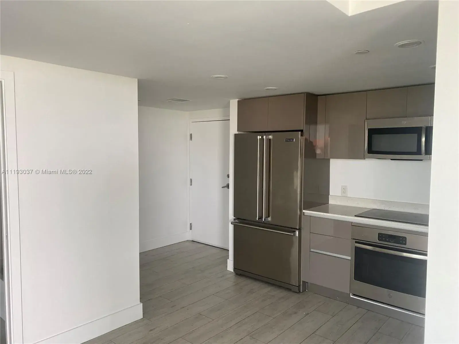 13800 Highland Dr, North Miami Beach FL 33181