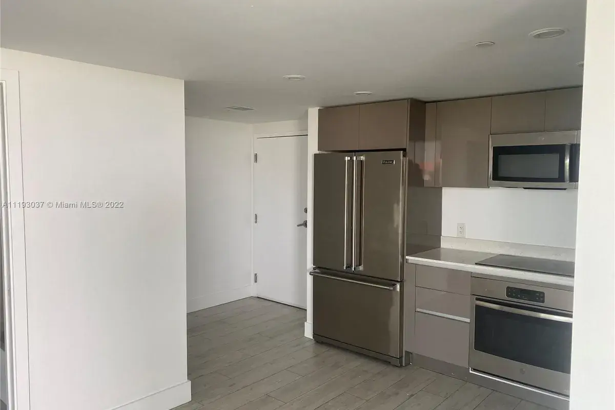 13800 Highland Dr, North Miami Beach FL 33181