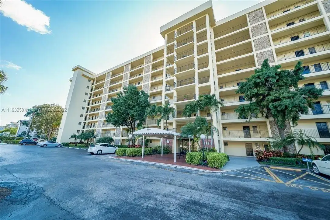 3050 N Palm Aire Dr # 401, Pompano Beach FL 33069