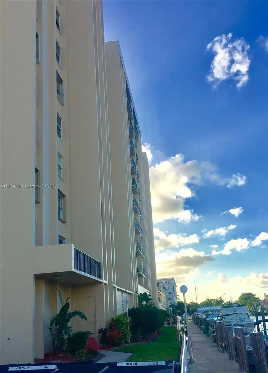 2881 NE 33rd Ct, Fort Lauderdale FL 33306