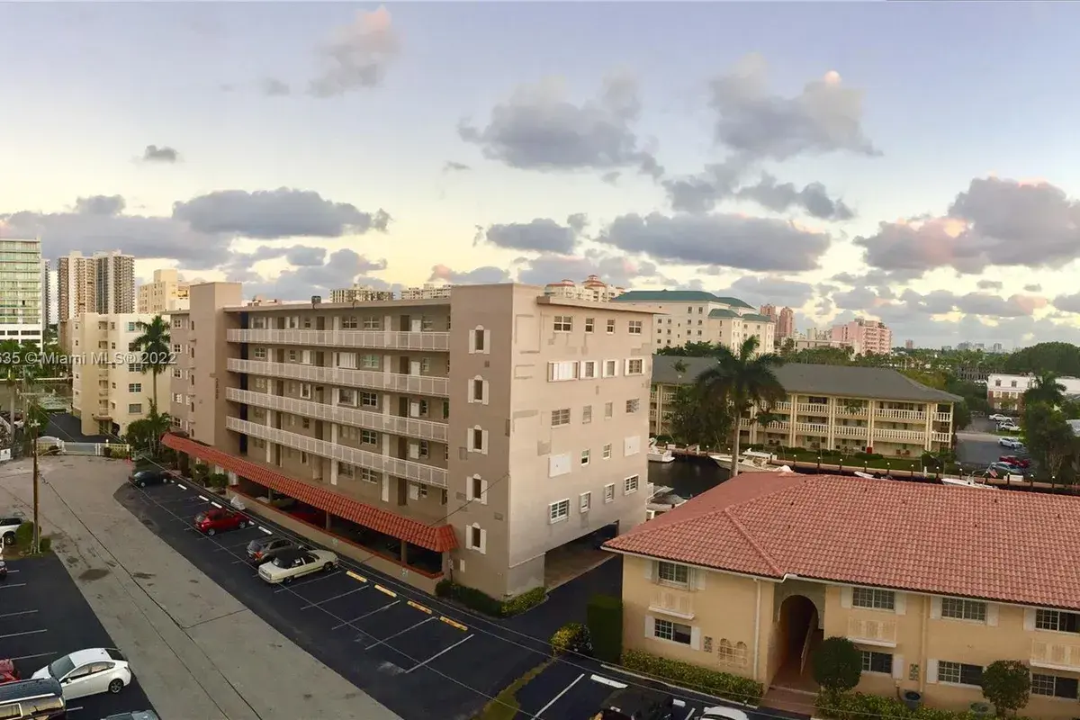 2881 NE 33rd Ct, Fort Lauderdale FL 33306