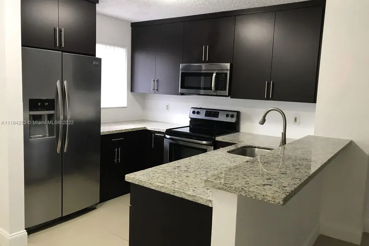 8730 N Sherman Cir # 302, Miramar FL 33025