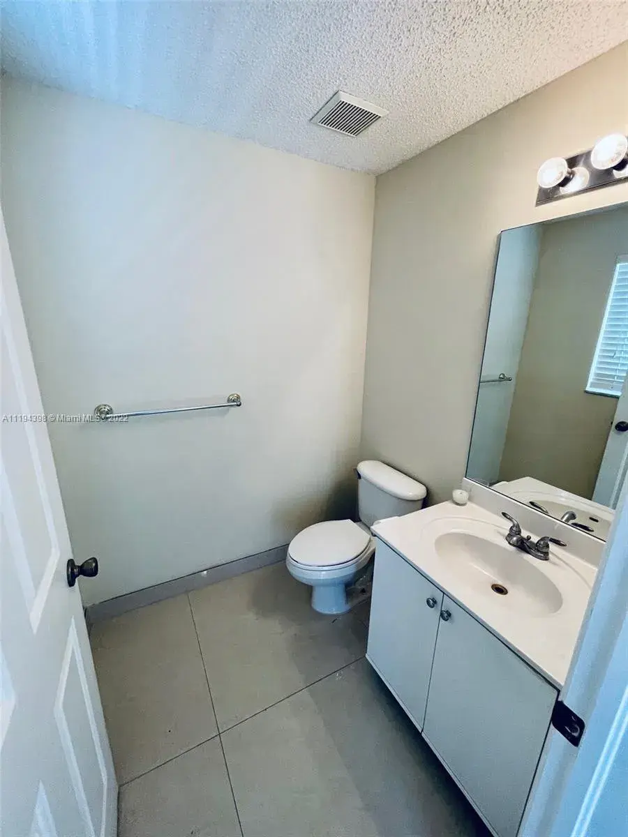 5002 SW 35th Ter, Hollywood FL 33312