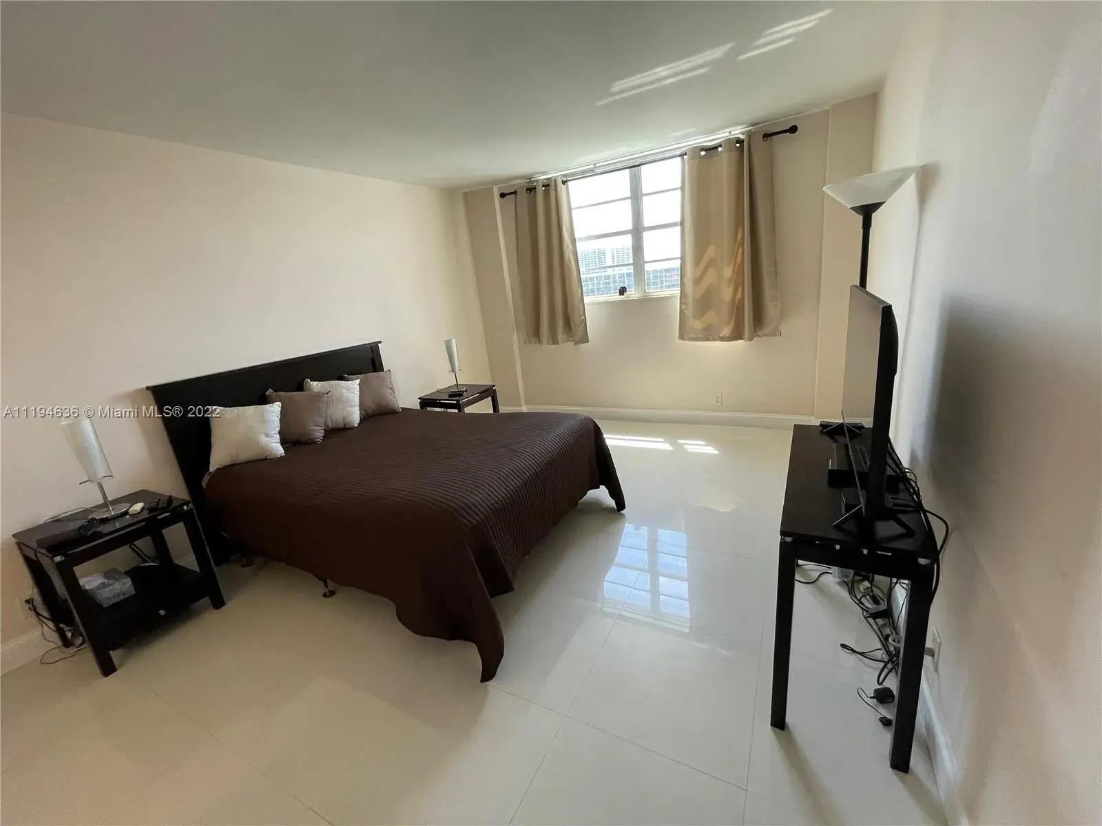 3000 S Ocean Dr # 900, Hollywood FL 33019
