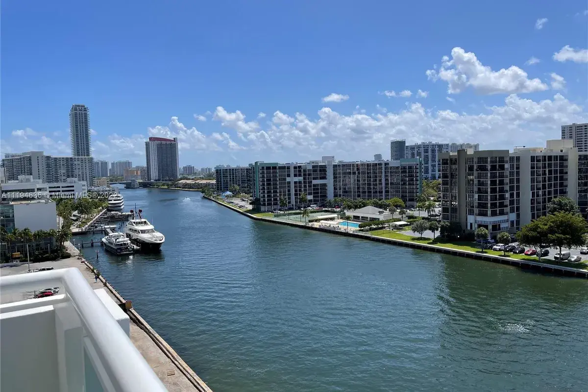 3000 S Ocean Dr # 900, Hollywood FL 33019