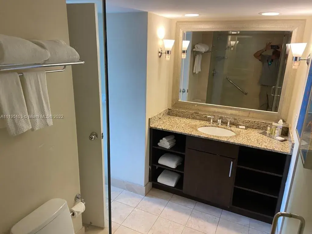 2670 E Sunrise Blvd # 521, Fort Lauderdale FL 33304