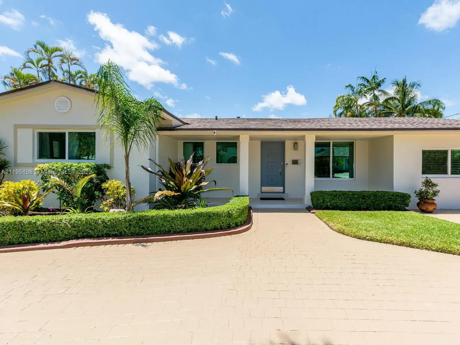 13000 Coronado Ln, North Miami FL 33181 photo 2