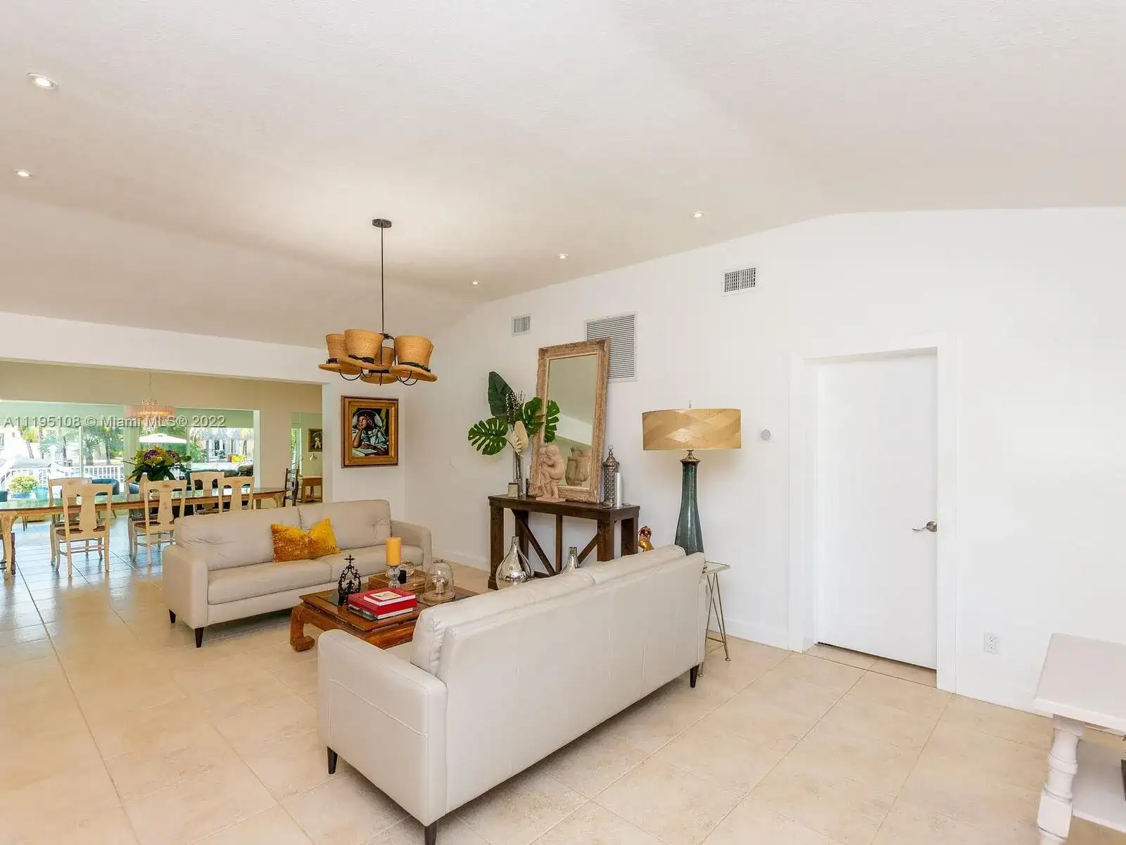 13000 Coronado Ln, North Miami FL 33181 photo 4