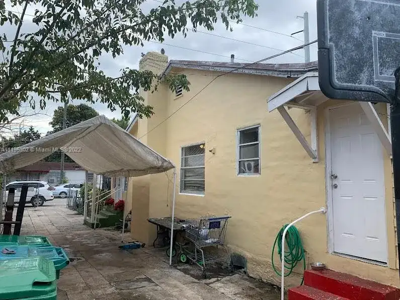 3040 NW 13th Ave, Miami FL 33142 photo 5
