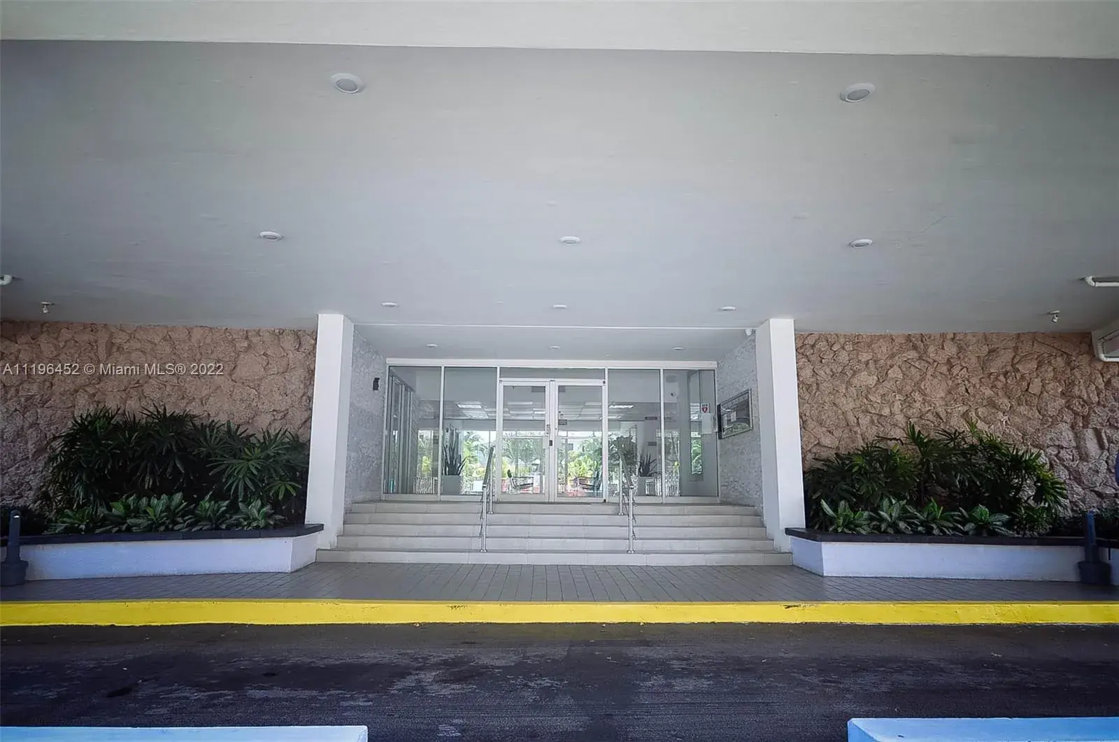 401 Golden Isles Dr # 703, Hallandale Beach FL 33009